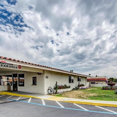 Motel 6 Manteca Exteriör bild