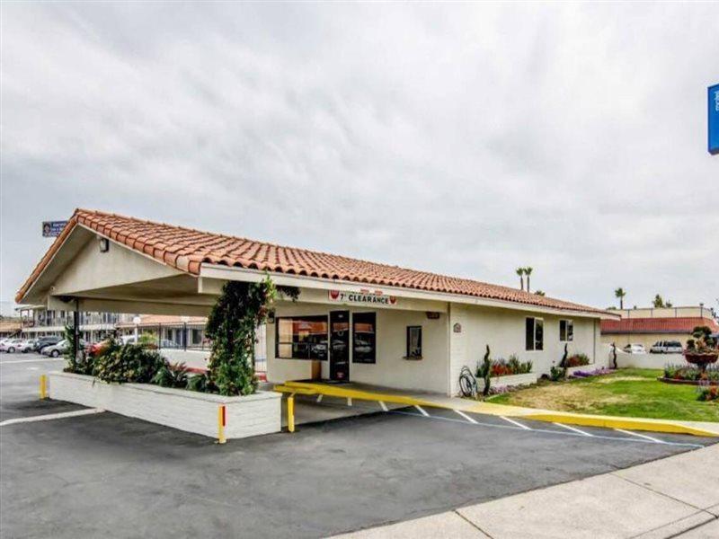 Motel 6 Manteca Exteriör bild