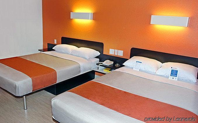 Motel 6 Manteca Exteriör bild