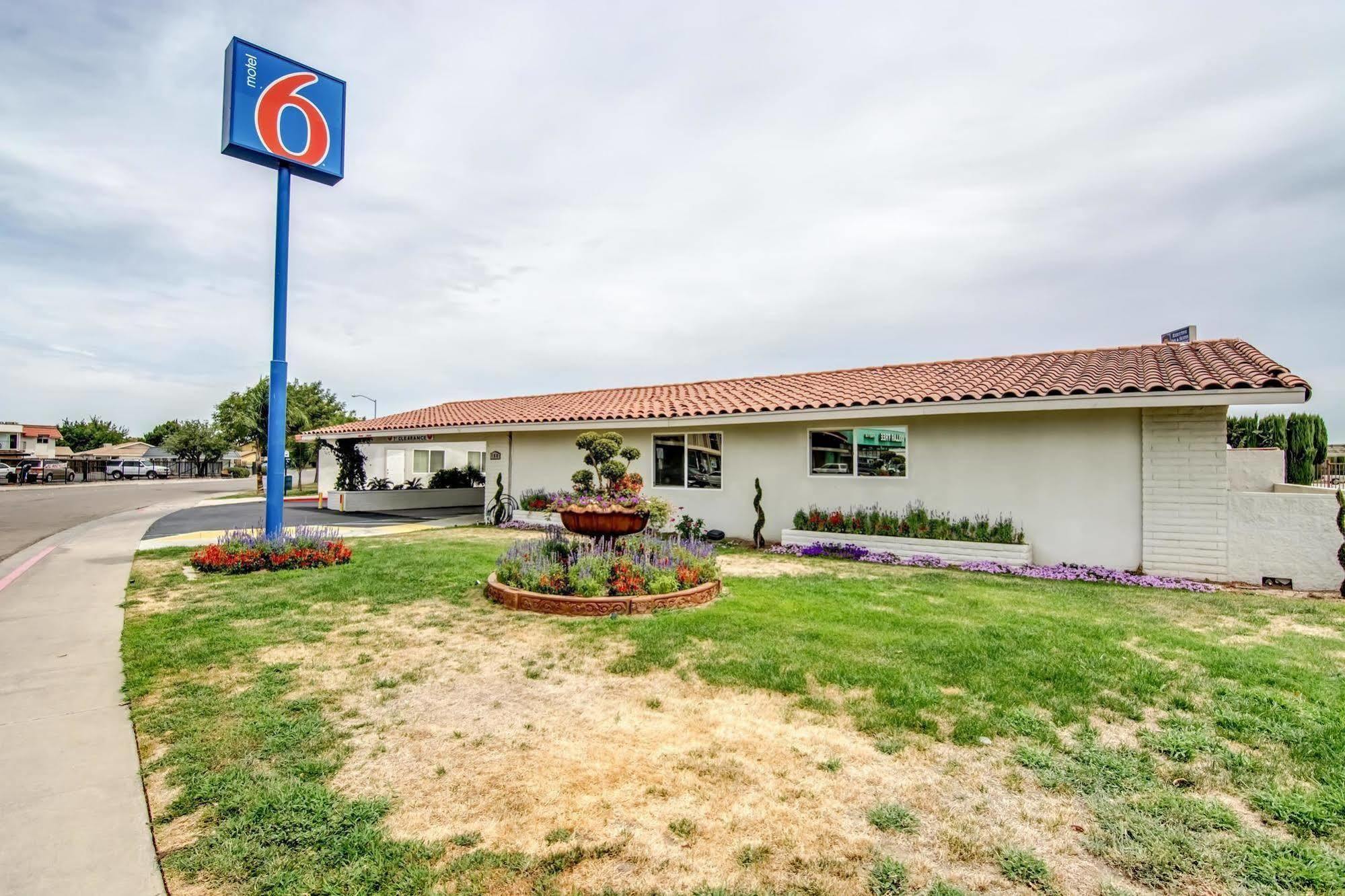 Motel 6 Manteca Exteriör bild