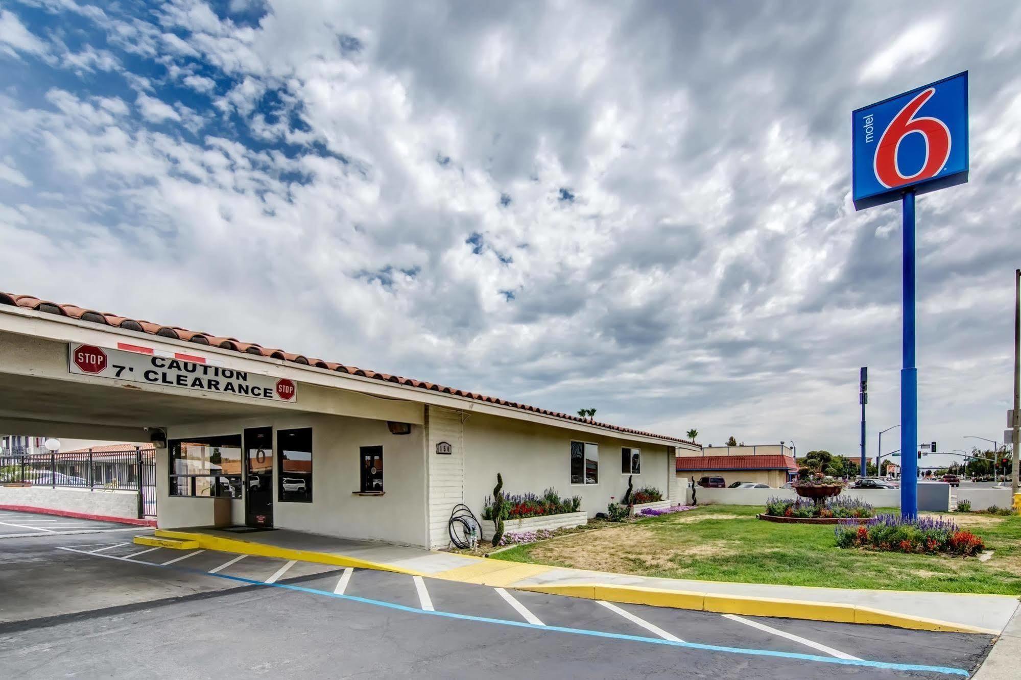 Motel 6 Manteca Exteriör bild