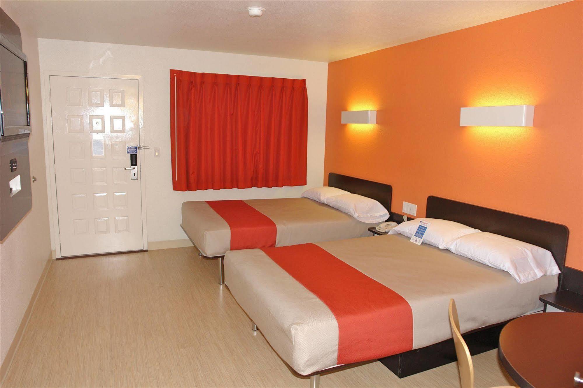 Motel 6 Manteca Exteriör bild