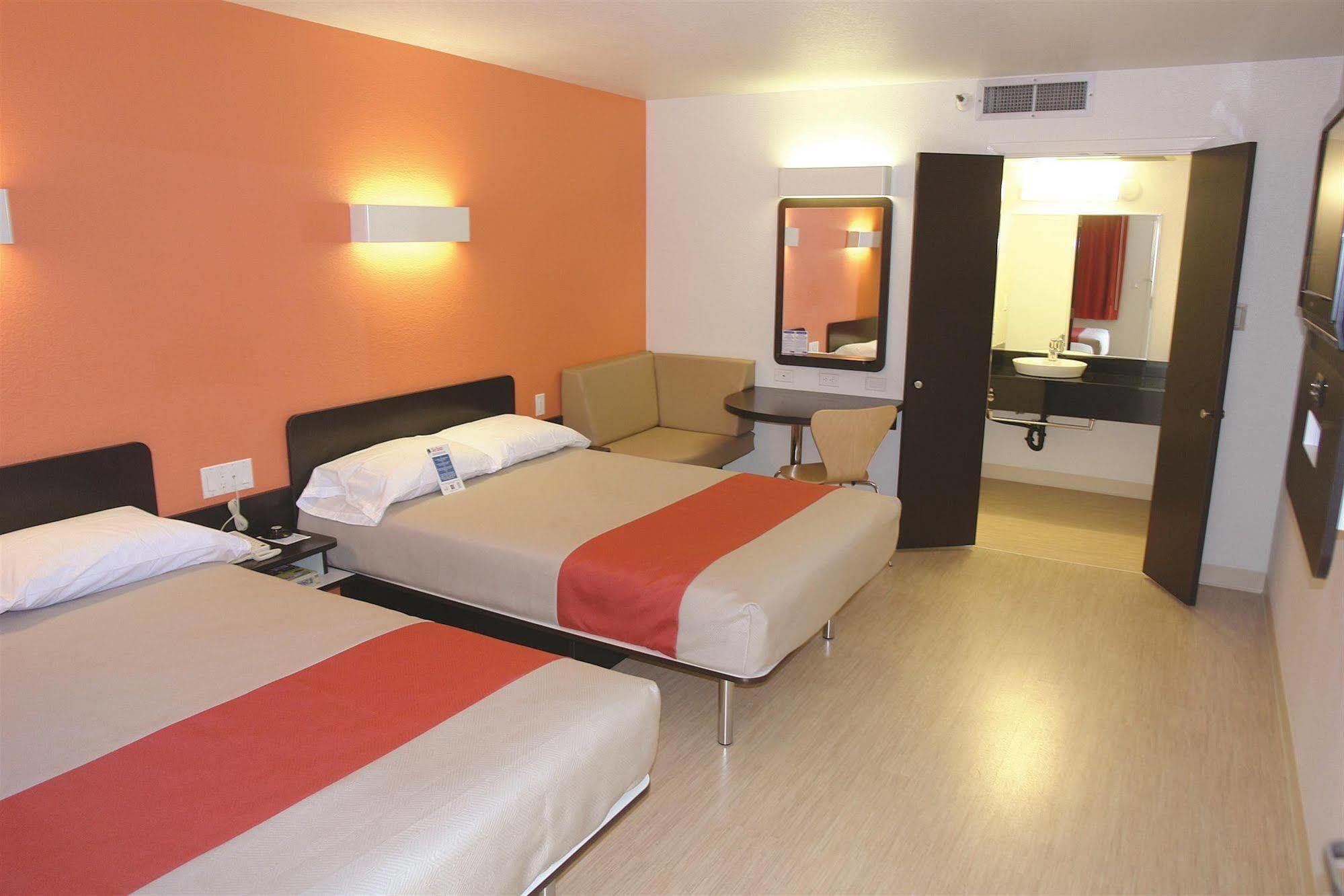 Motel 6 Manteca Exteriör bild